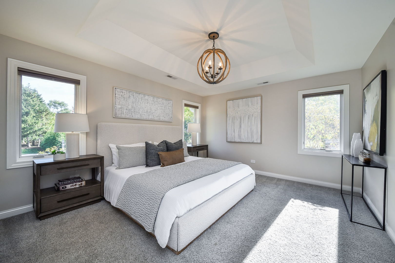 4733 Roslyn Road Downers Grove, IL 60515 - Photo 16 of 46 a bedroom with a bed and a window