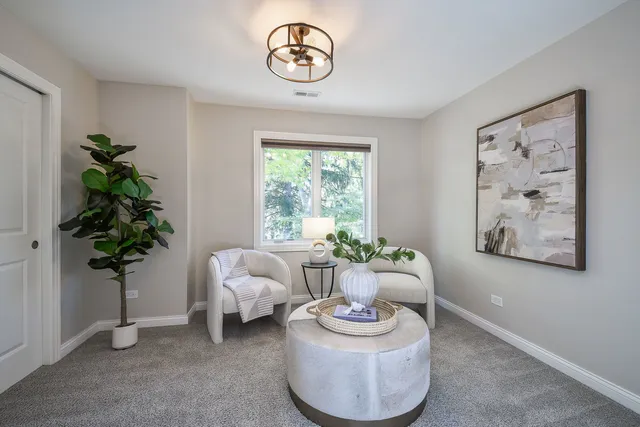 $899,000 | 4733 Roslyn Road, Downers Grove, IL 60515