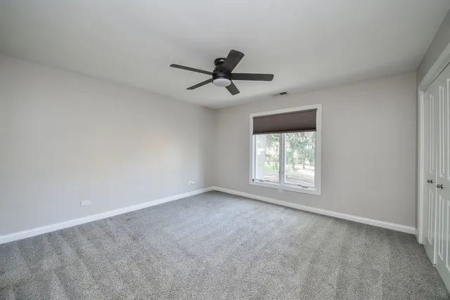 $899,000 | 4733 Roslyn Road, Downers Grove, IL 60515