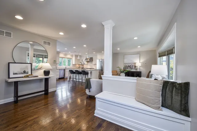 $899,000 | 4733 Roslyn Road, Downers Grove, IL 60515