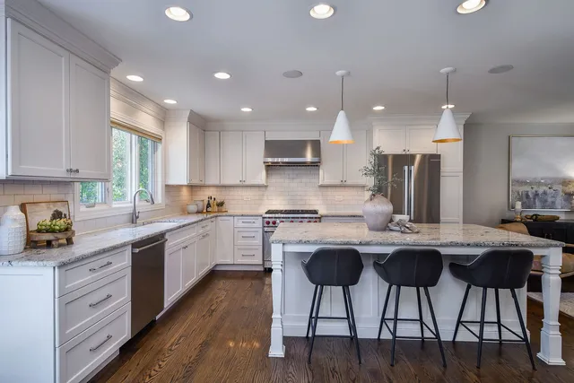 $899,000 | 4733 Roslyn Road, Downers Grove, IL 60515