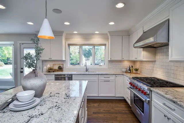 $899,000 | 4733 Roslyn Road, Downers Grove, IL 60515