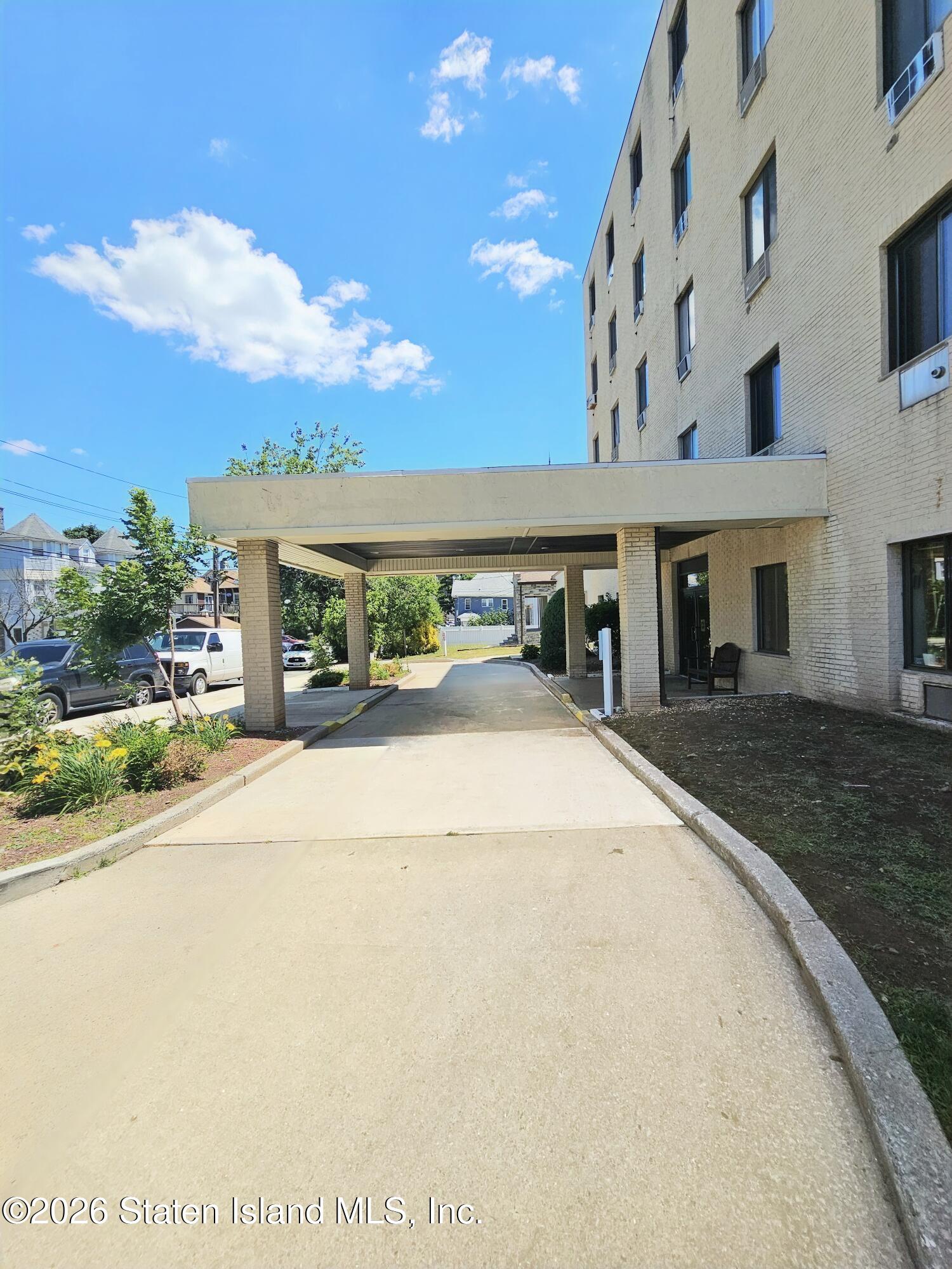 50 Belair Road, Unit 2E Staten Island, NY 10305 - Photo 2 of 19 Pic