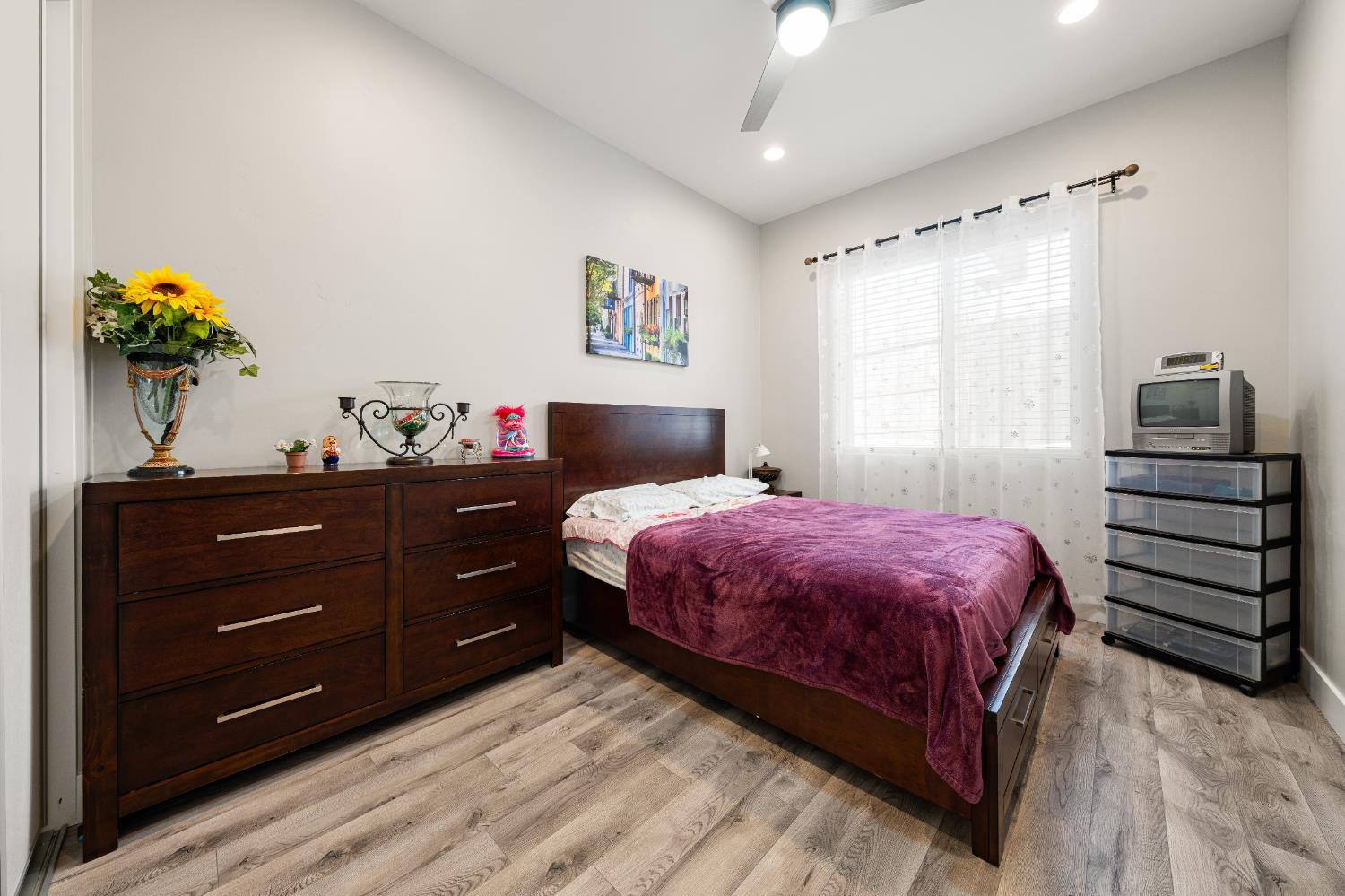 3629 Chelsea Road Cameron Park, CA 95682 - Photo 26 of 44 a bedroom with a bed and a dresser
