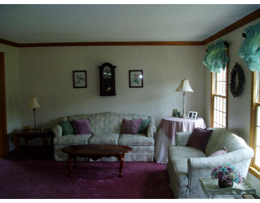 147 Barnard Road Marlborough, MA 01752 - Photo 8 of 13 Gallery Image 8