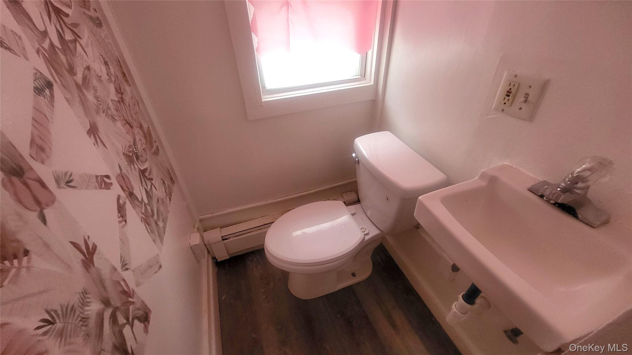 164 Thompson Street Poughkeepsie, NY 12601 - Photo 16 of 17 Bathroom