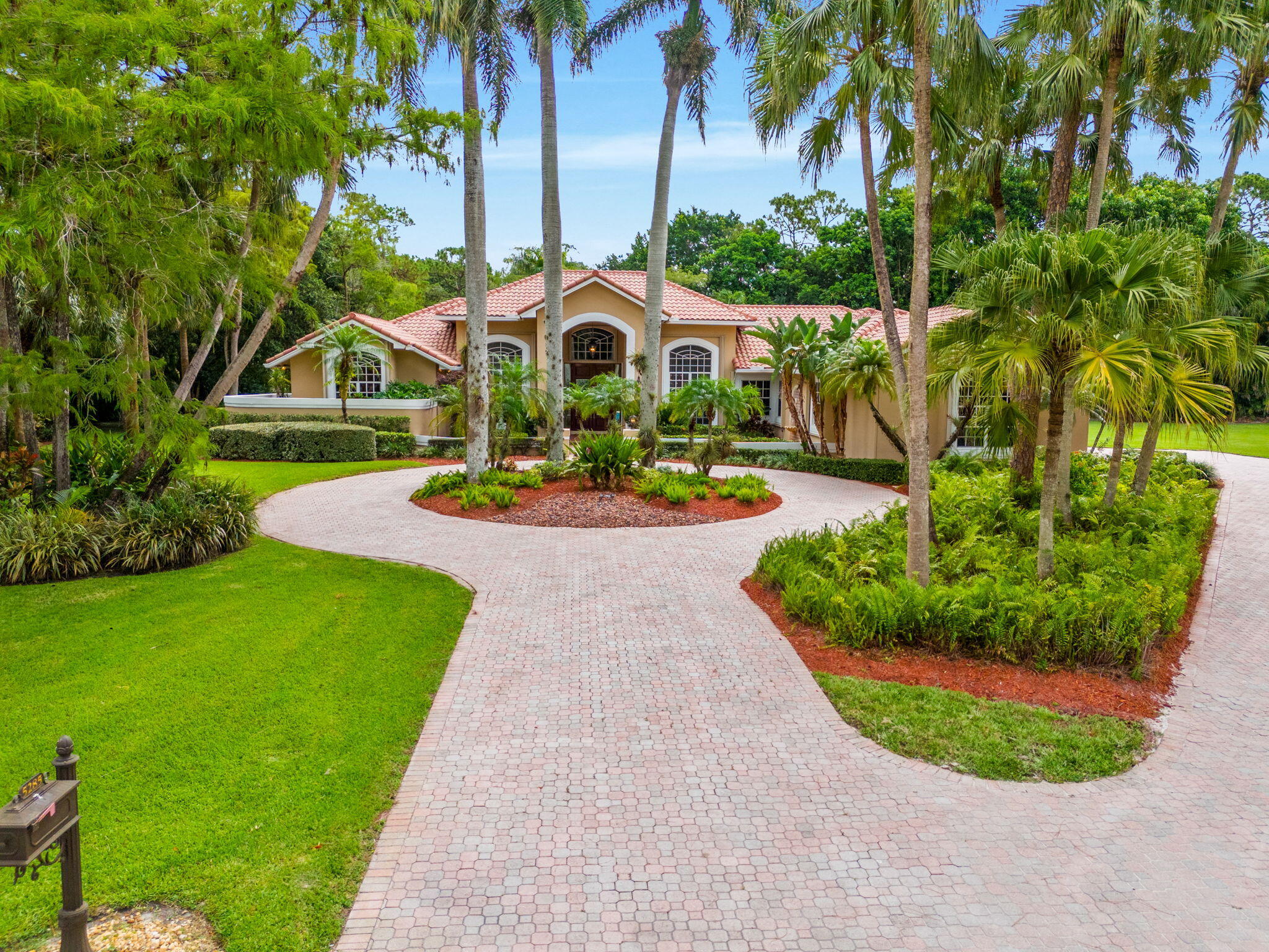 5285 East Leitner Drive Coral Springs, FL 33067 - Photo 3 of 65 76-web-or-mls-DJI_20250630104534_0001_D