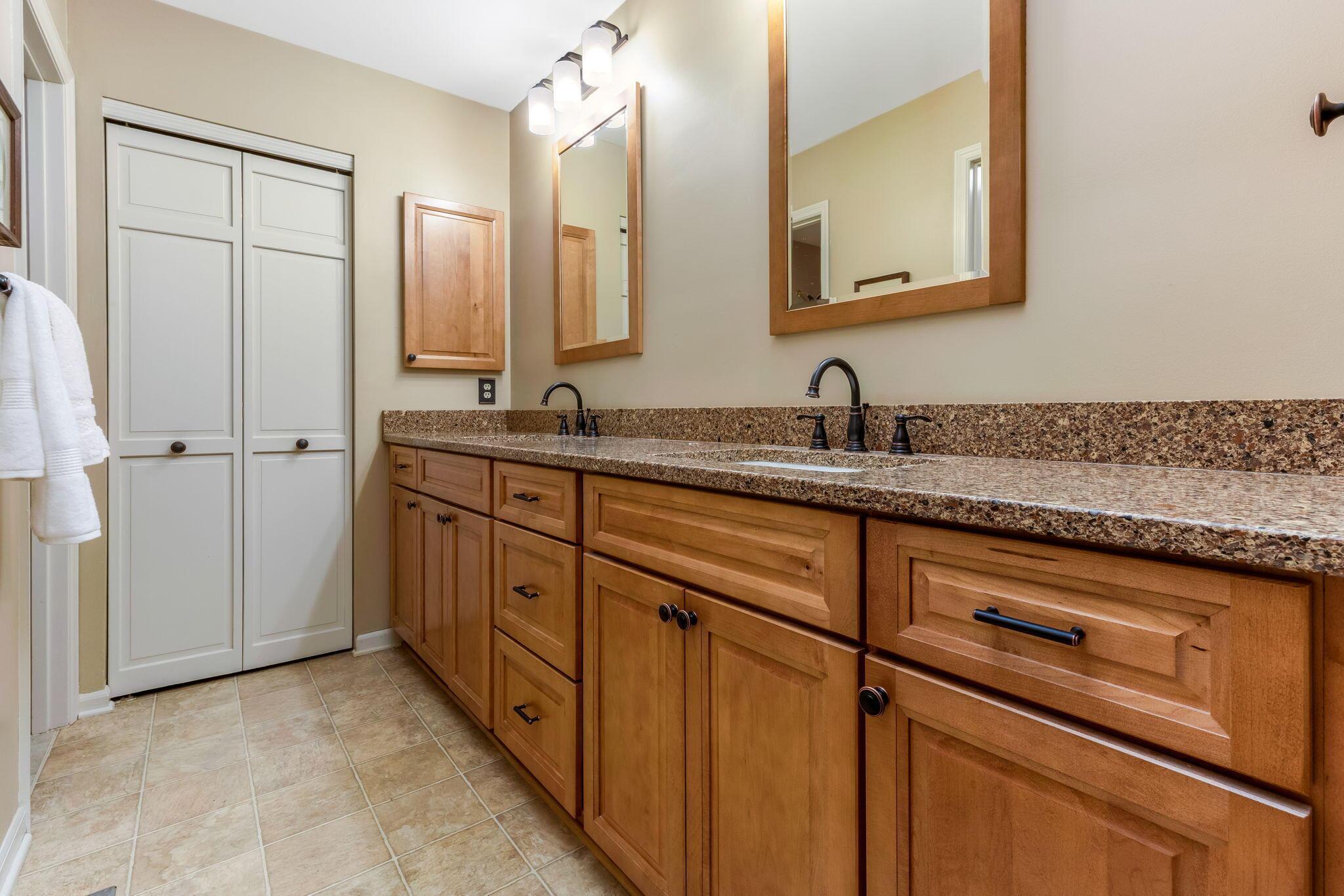 2158 Sandston Road Columbus, OH 43220 - Photo 29 of 38 31-web-or-mls-IMG_5613