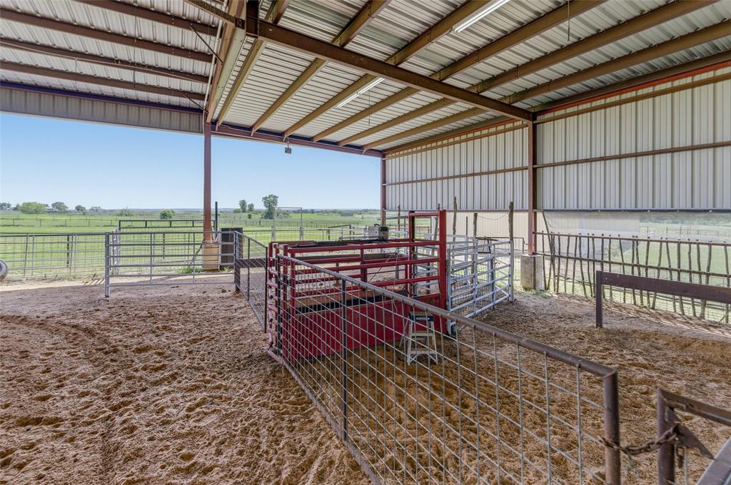 911 McVoid Road Springtown, TX 76082 - Photo 26 of 40