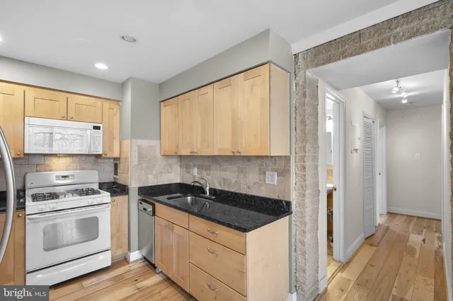 $2,500 | 7753 Patriot Drive, Unit 51, Annandale, VA 22003