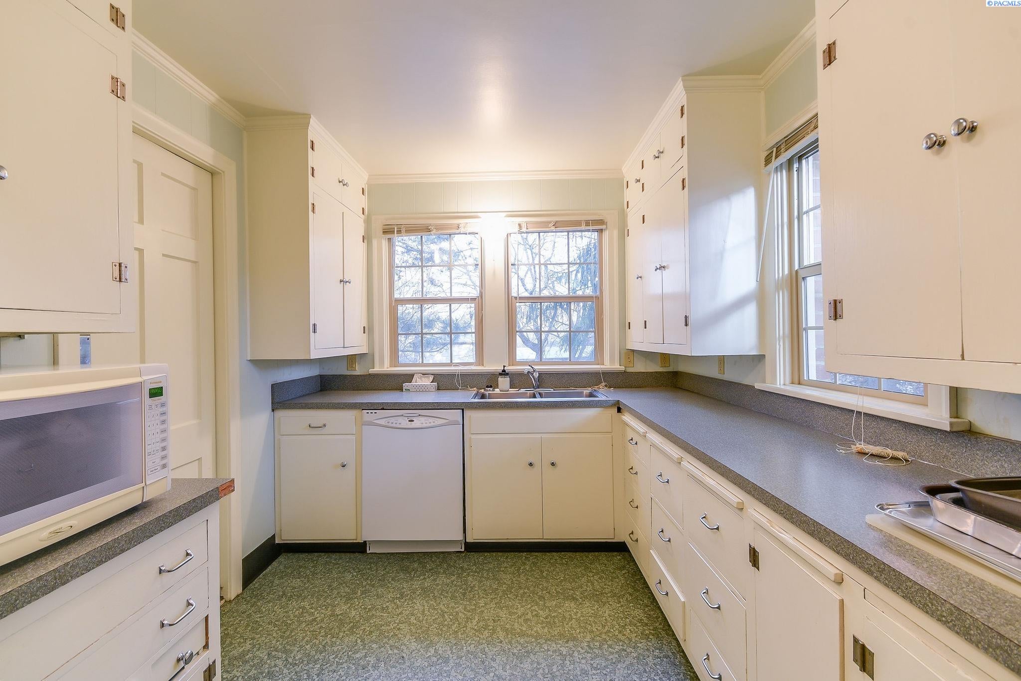 935 Northeast B Street Pullman, WA 99163 - Photo 14 of 29 Gallery Image 14