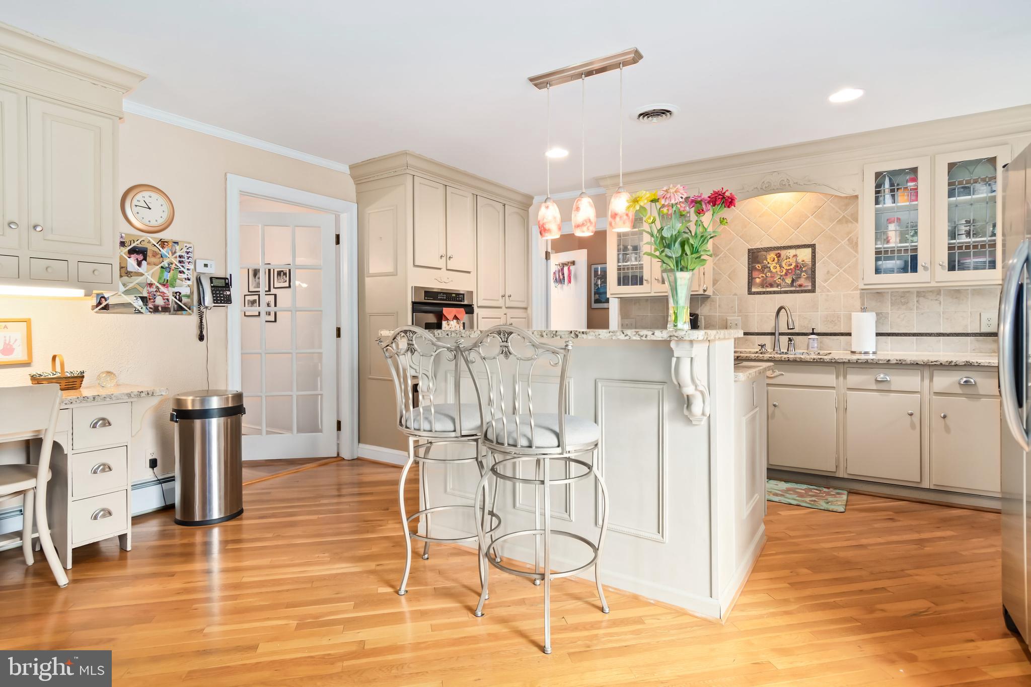 7898 Radcliffe Road Chestertown, MD 21620 - Photo 15 of 46 Breakfast bar