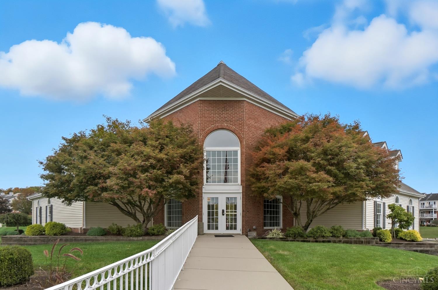 5213 Fox Ridge, Unit 302 Cincinnati, OH 45248 - Photo 28 of 31 Gallery Image 28