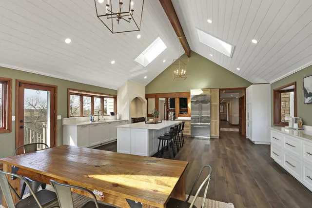 $1,750,000 | 2842 Moelter Drive, Lyons, WI 53147