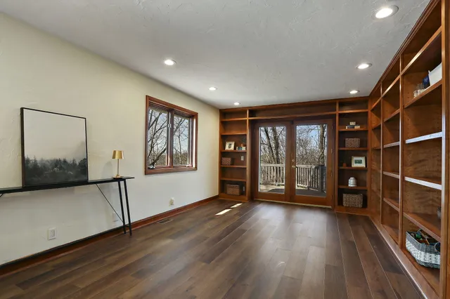 $1,750,000 | 2842 Moelter Drive, Lyons, WI 53147