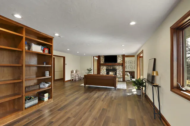 $1,750,000 | 2842 Moelter Drive, Lyons, WI 53147