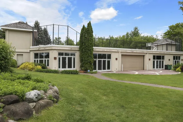 $1,750,000 | 2842 Moelter Drive, Lyons, WI 53147