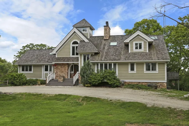 $1,750,000 | 2842 Moelter Drive, Lyons, WI 53147