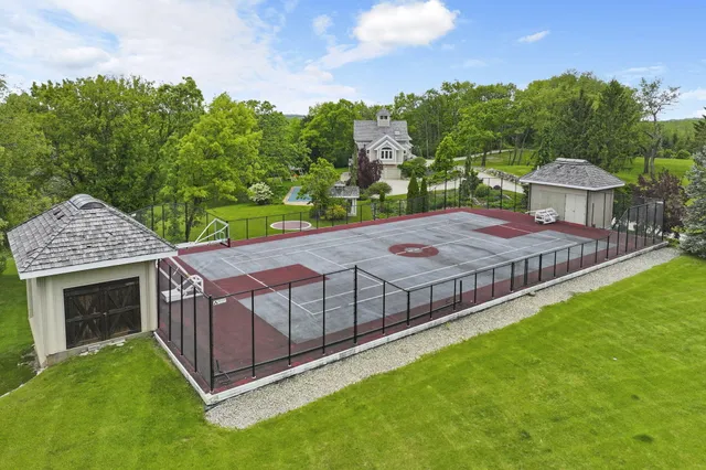 $1,750,000 | 2842 Moelter Drive, Lyons, WI 53147