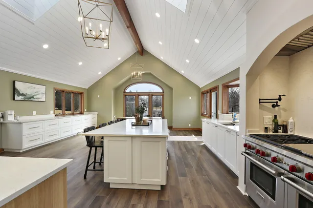 $1,750,000 | 2842 Moelter Drive, Lyons, WI 53147