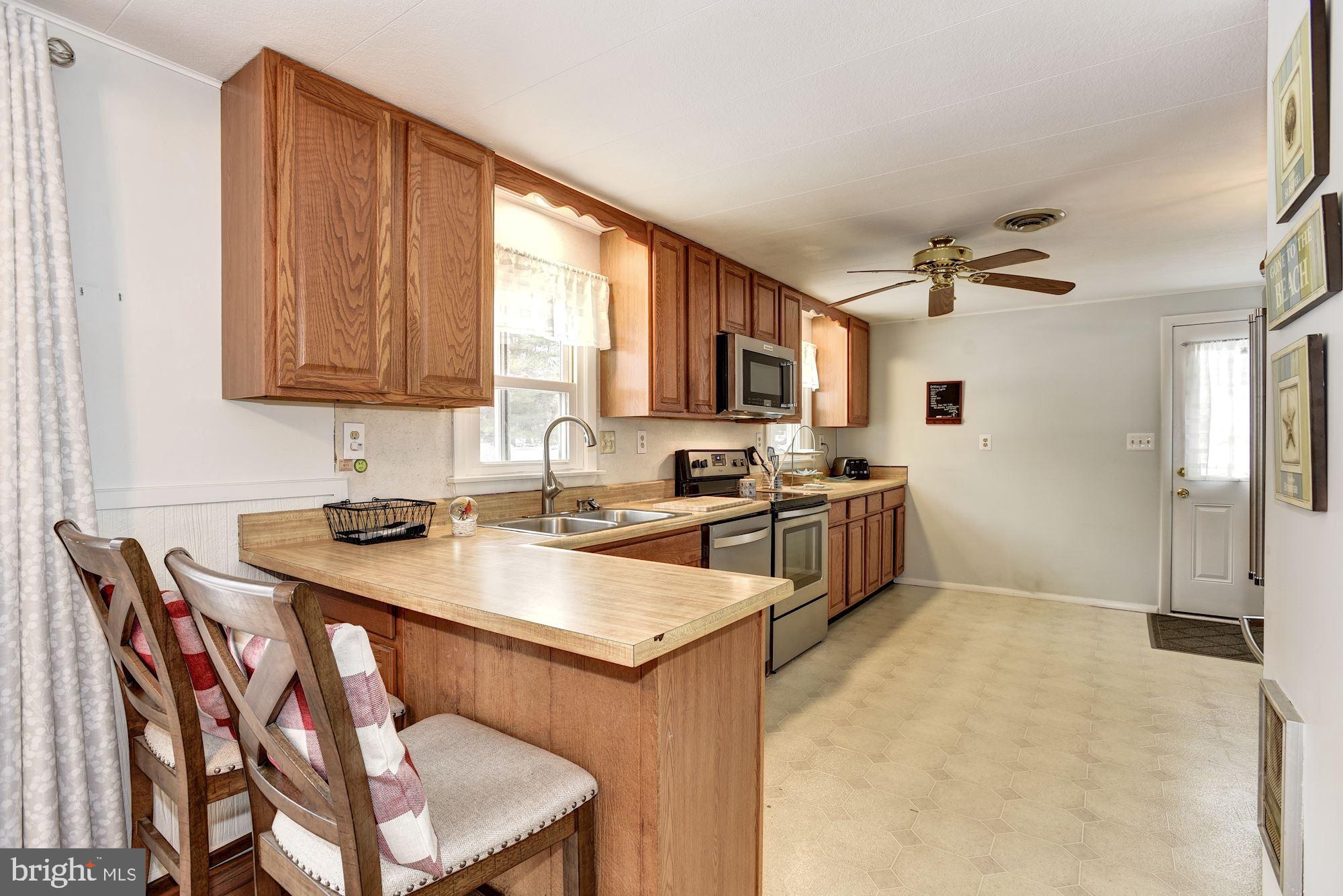 221 Dutrow Road Westminster, MD 21157 - Photo 11 of 31 Eat-In Kitchen