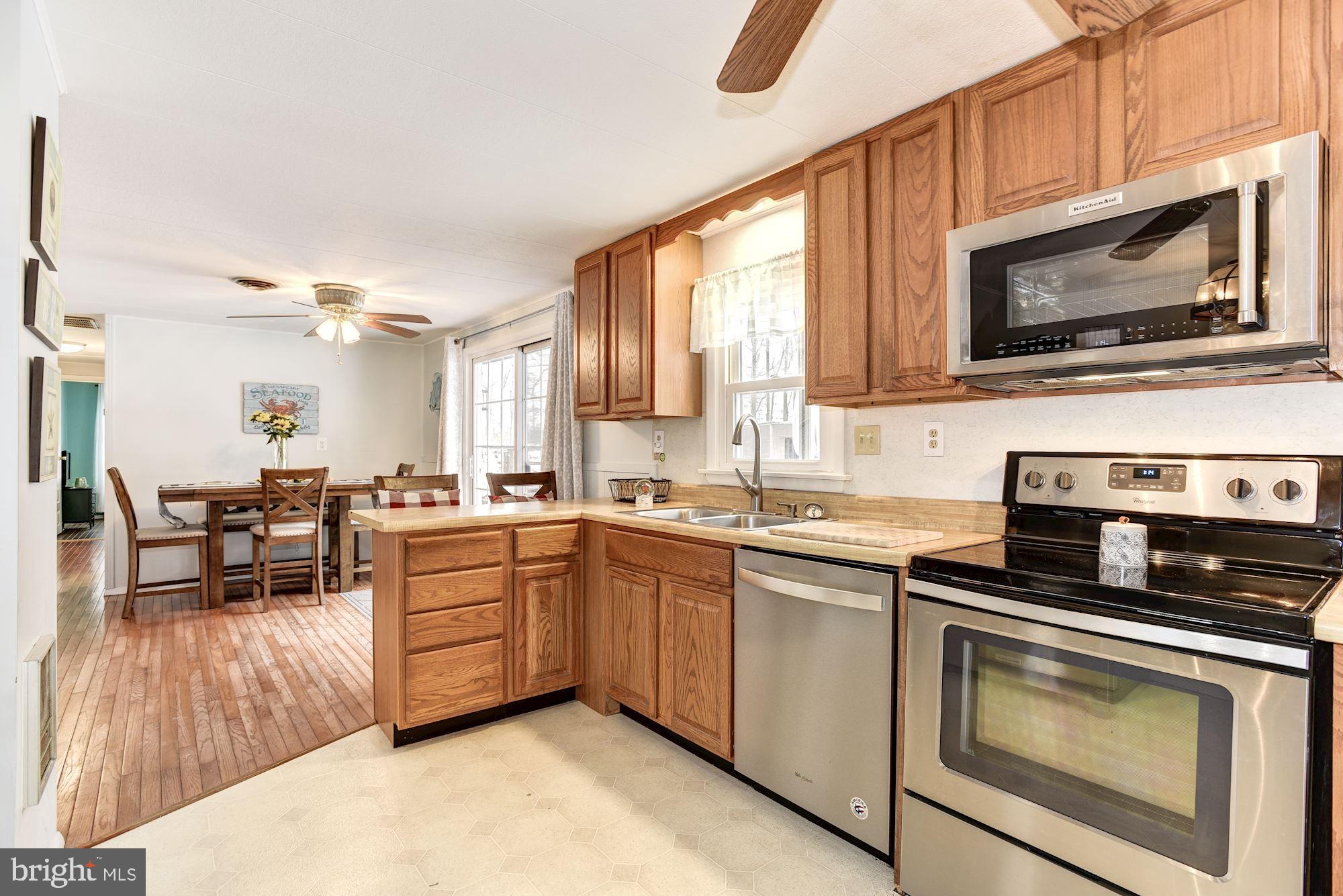 221 Dutrow Road Westminster, MD 21157 - Photo 12 of 31 Eat-In Kitchen