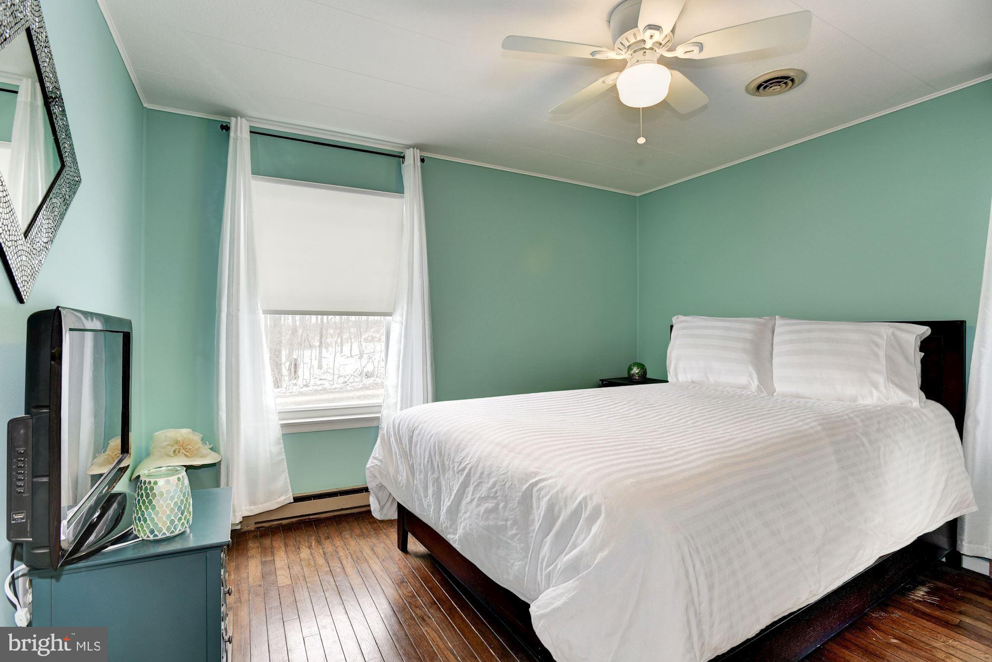221 Dutrow Road Westminster, MD 21157 - Photo 17 of 31 Bedroom