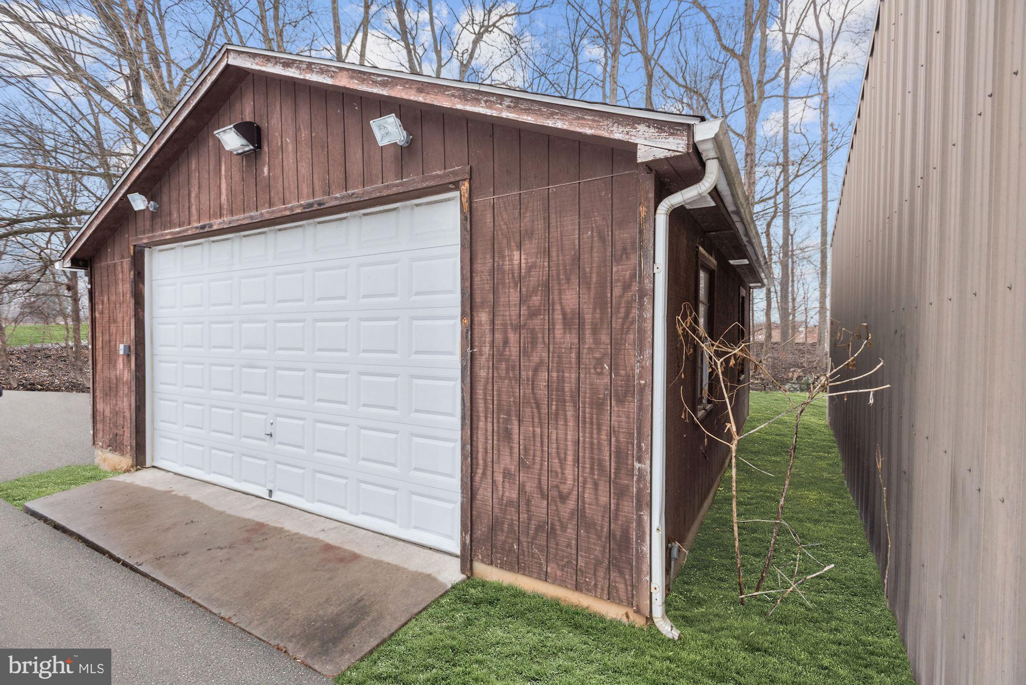 221 Dutrow Road Westminster, MD 21157 - Photo 22 of 31 Two Car Detached Garage