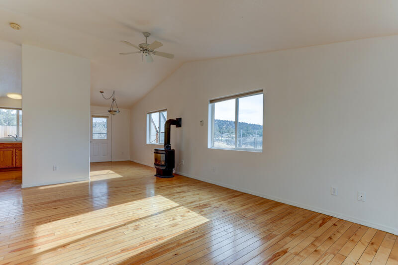 4520 Southeast Moki Road Prineville, OR 97754 - Photo 6 of 25 4520 SE Moki Road-6