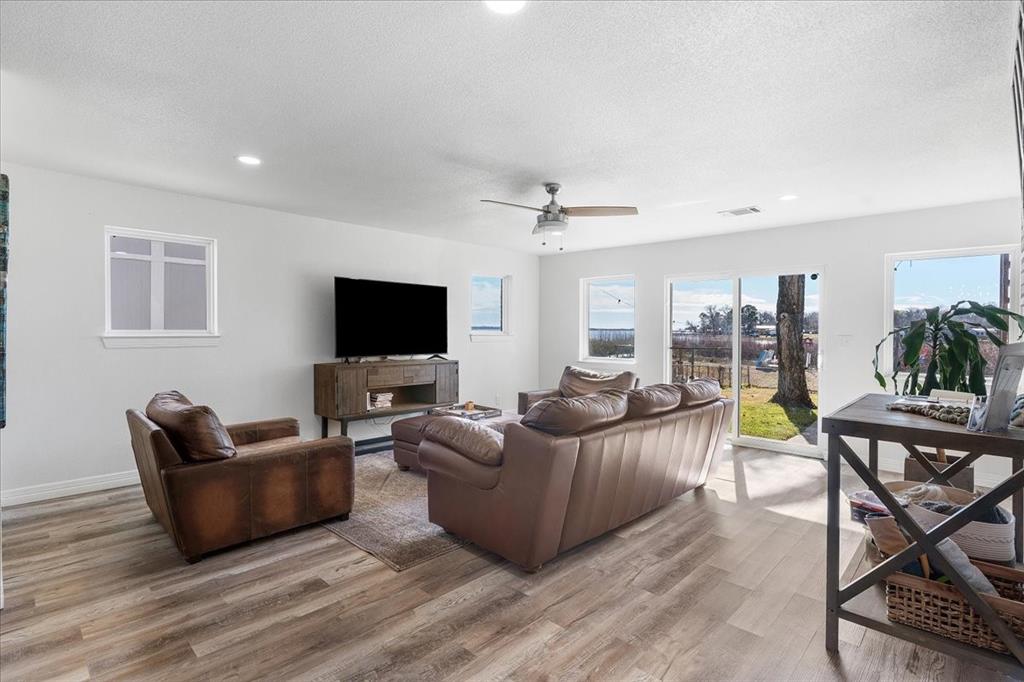 6837 Briar Road Azle, TX 76020 - Photo 13 of 39