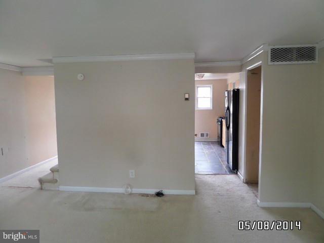 1027 Bayner Road Baltimore, MD 21221 - Photo 2 of 16 Living Room