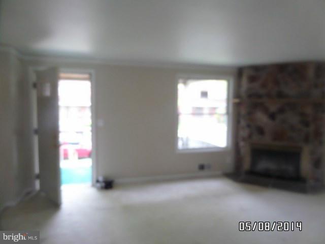 1027 Bayner Road Baltimore, MD 21221 - Photo 3 of 16 Living Room