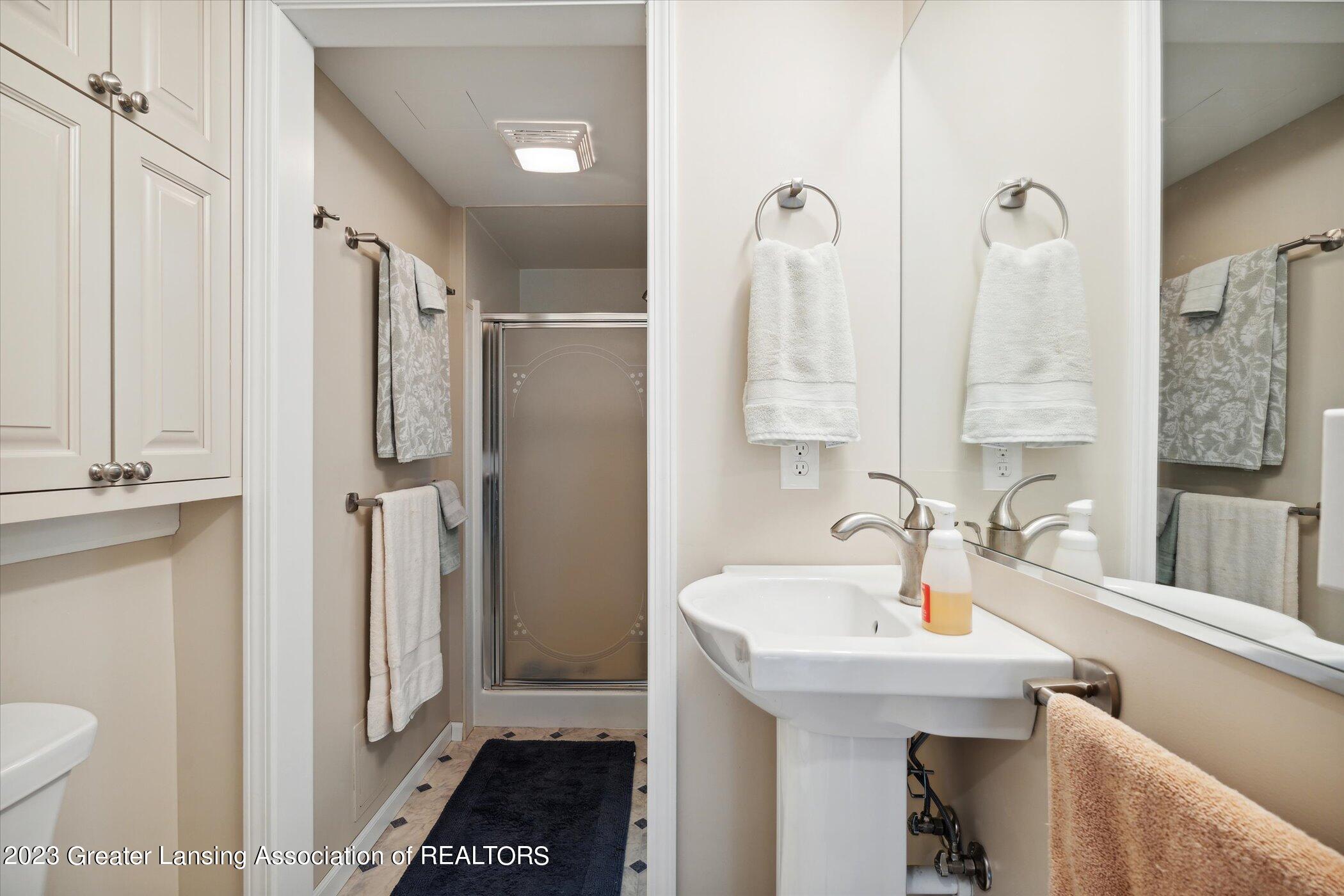 14222 Boichot Road Lansing, MI 48906 - Photo 33 of 70 32-14222-Boichot-Rd-Lansing-MI-48906-Win