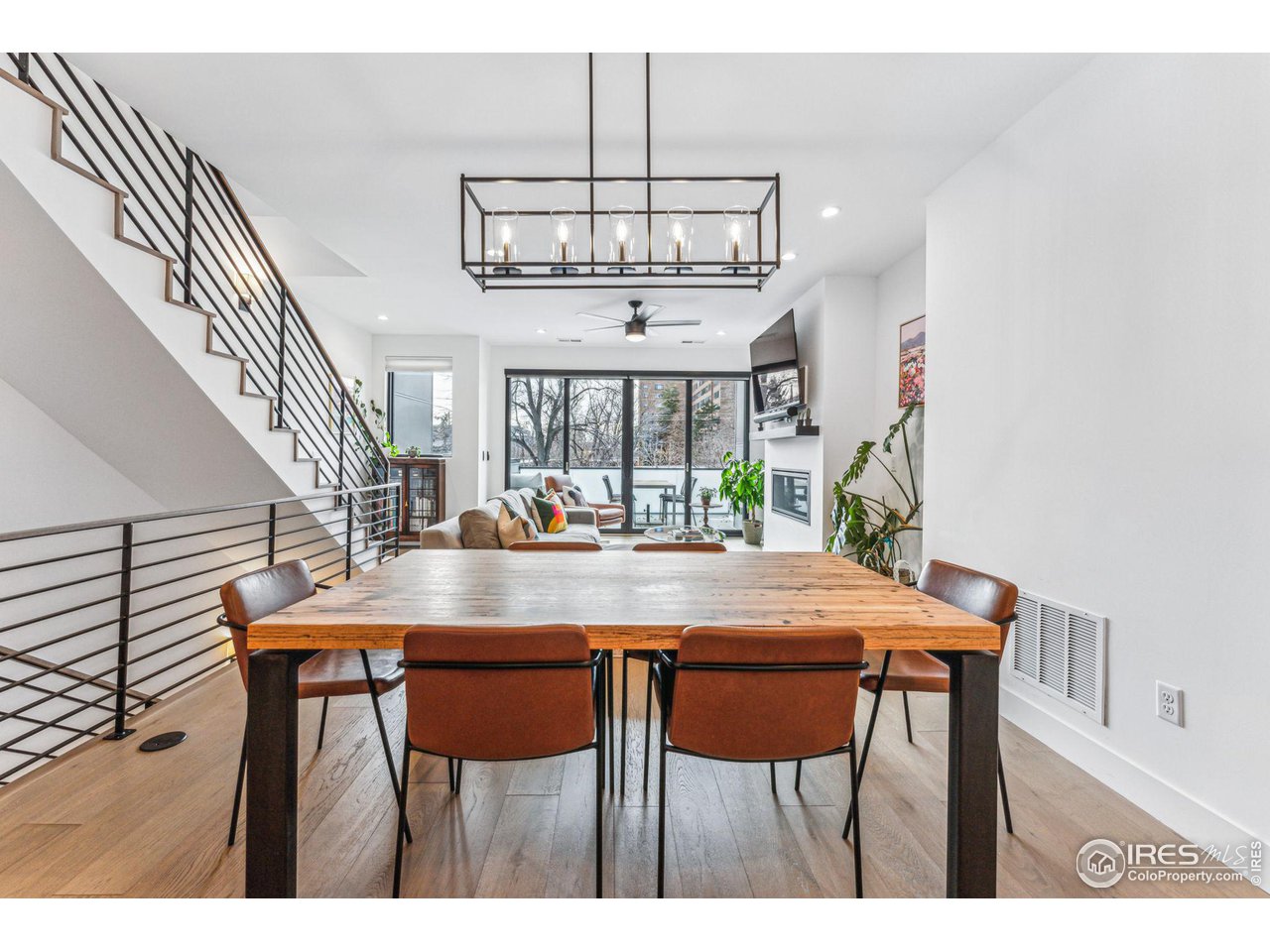 2471 Walnut Street Boulder, CO 80302 - Photo 12 of 36 a kitchen with a table and chairs