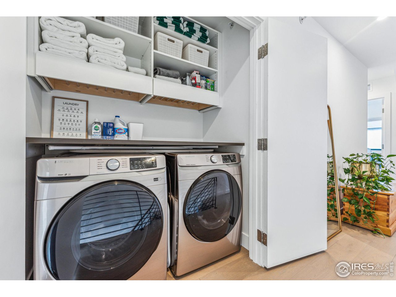 2471 Walnut Street Boulder, CO 80302 - Photo 20 of 36 a view of washer and dryer in a utility room
