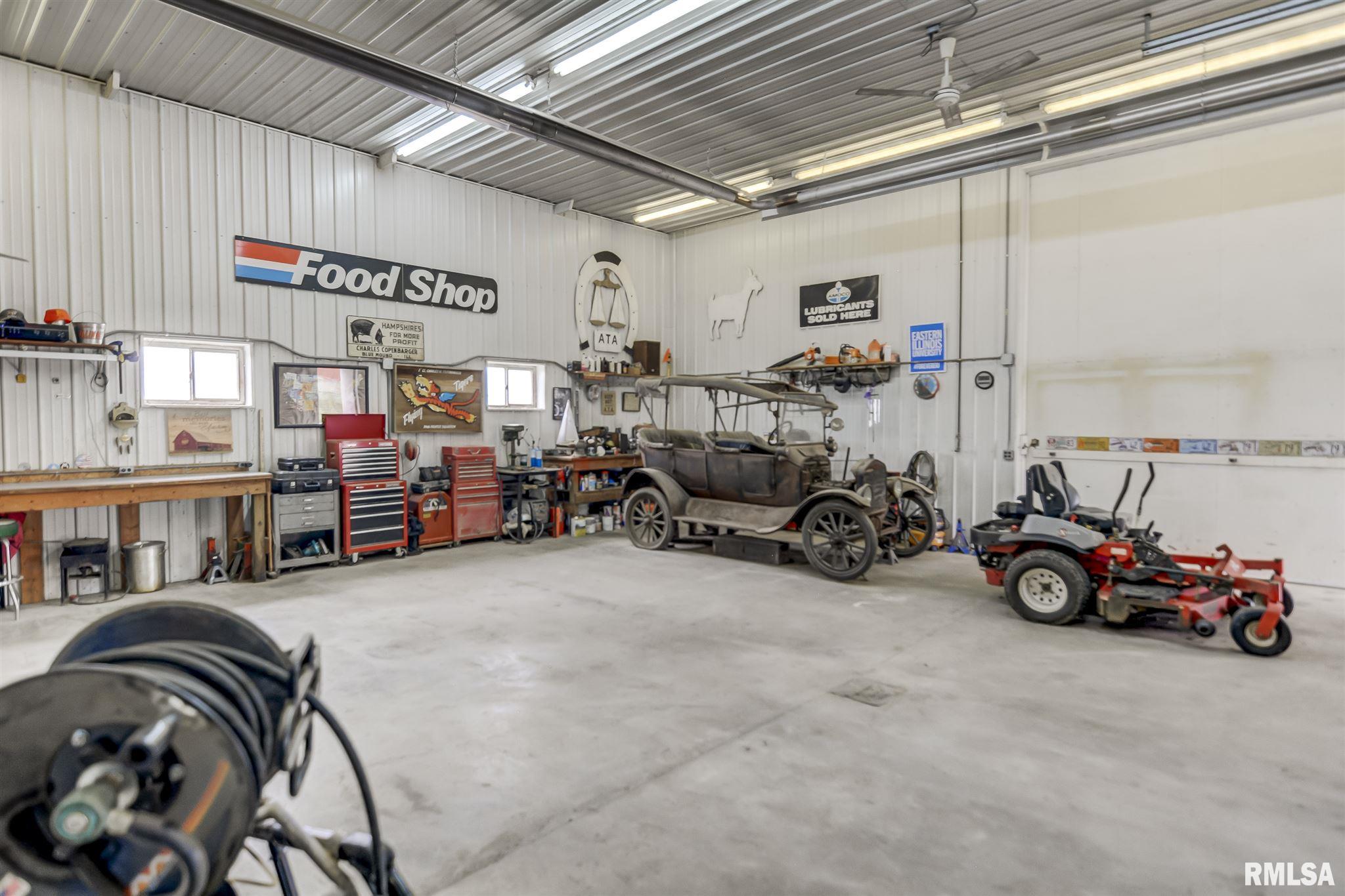 1730 East 2850 North Road Blue Mound, IL 62513 - Photo 38 of 44 Gallery Image 38