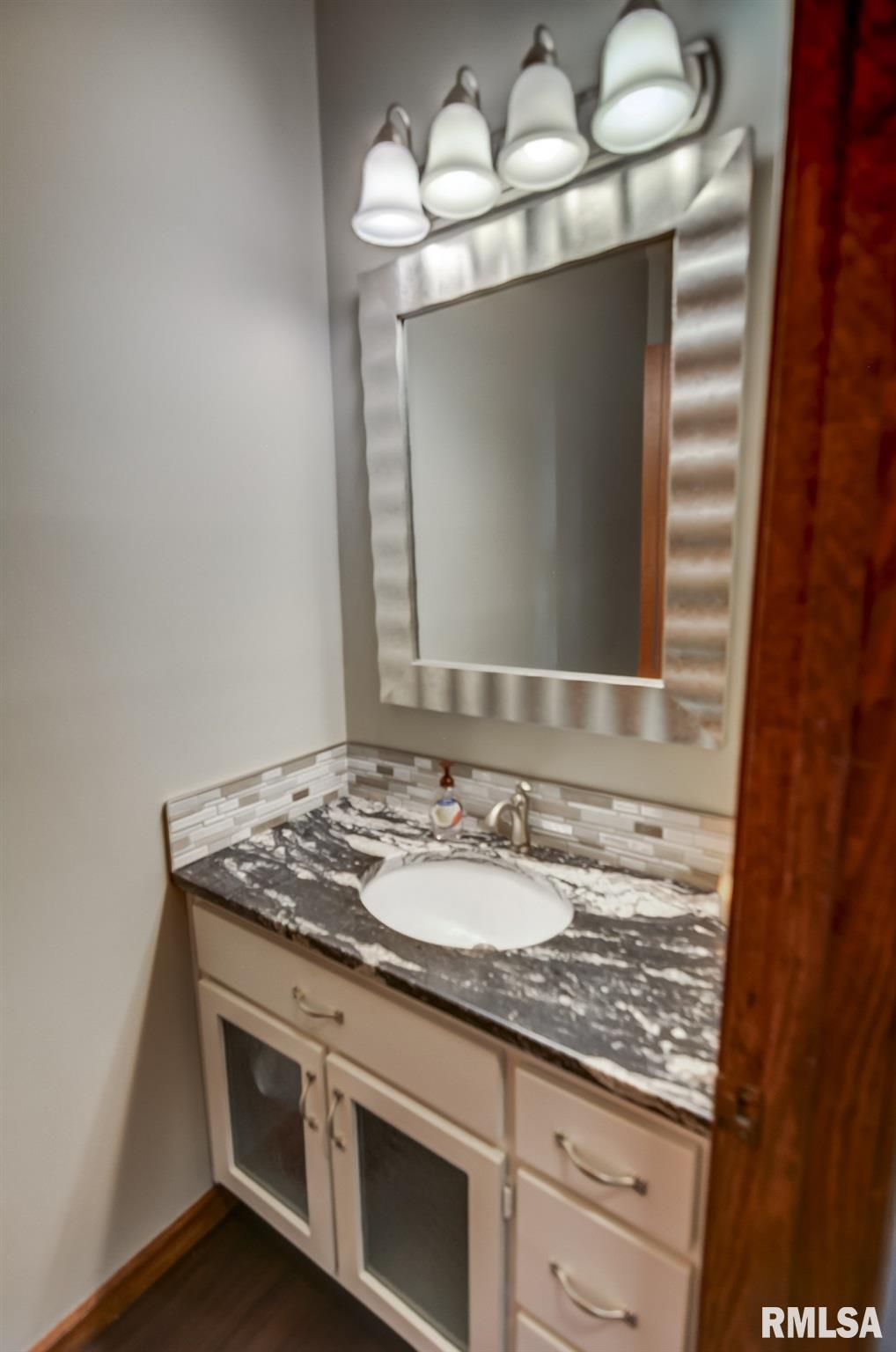 1730 East 2850 North Road Blue Mound, IL 62513 - Photo 39 of 44 Gallery Image 39