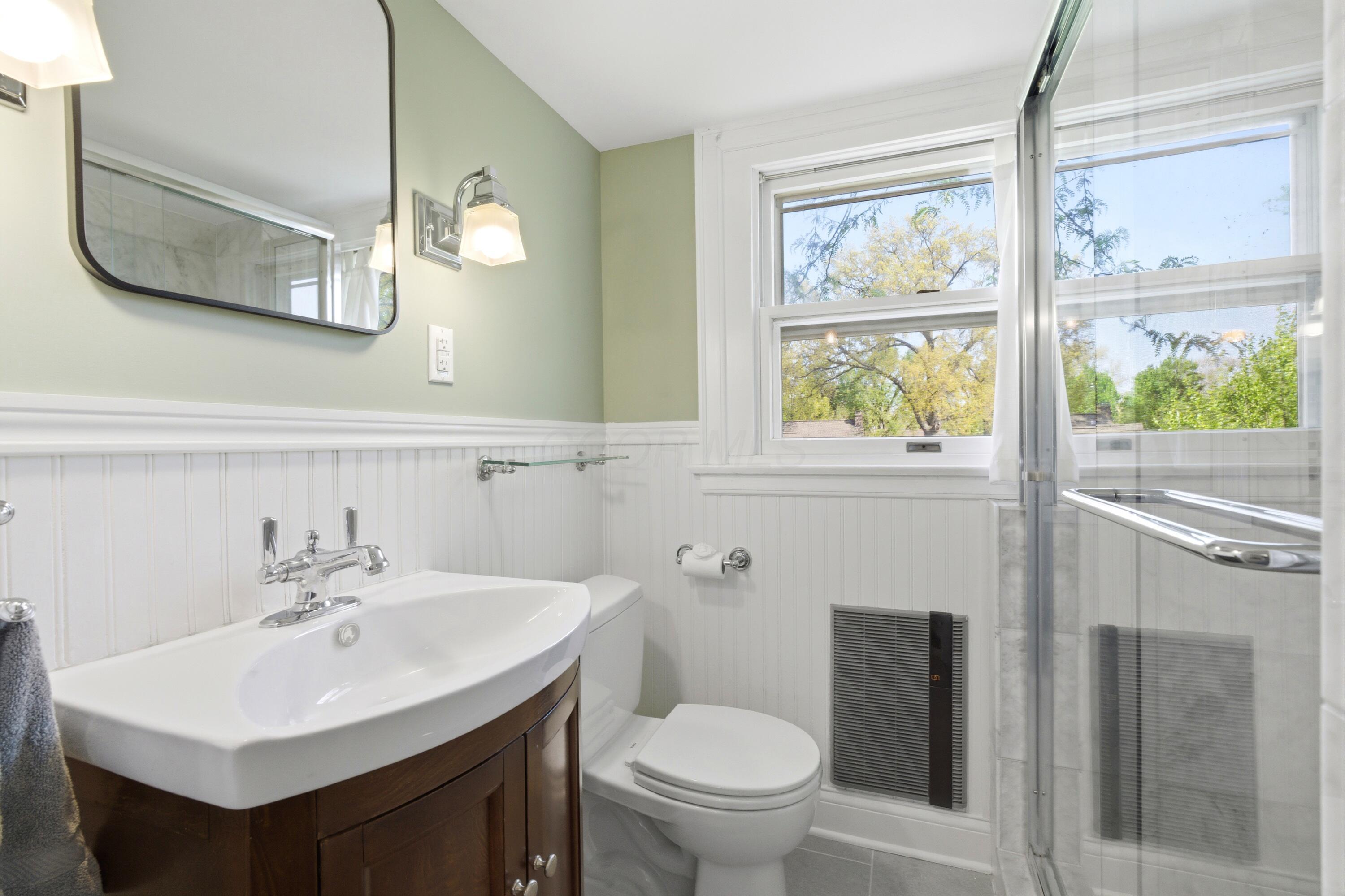 2478 Bryden Road Columbus, OH 43209 - Photo 55 of 78 3rd Floor Bathroom