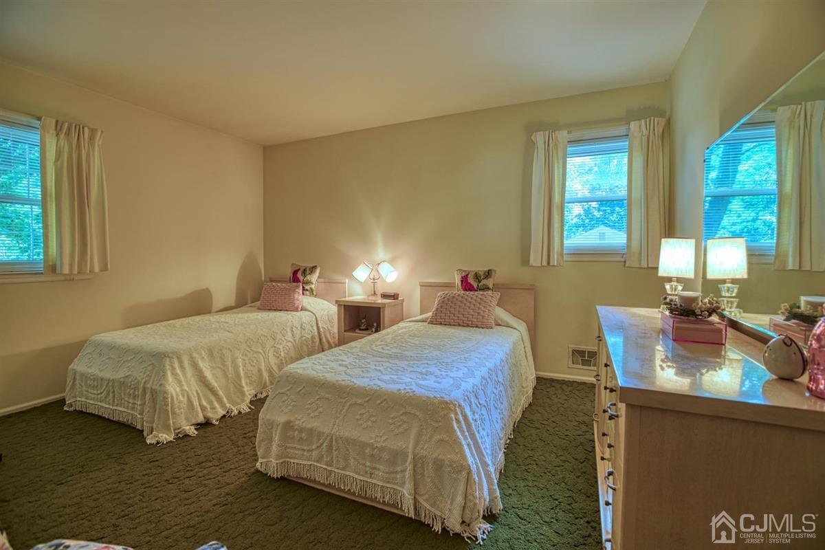 13 Overland Road East Brunswick, NJ 08816 - Photo 16 of 18 Gallery Image 16