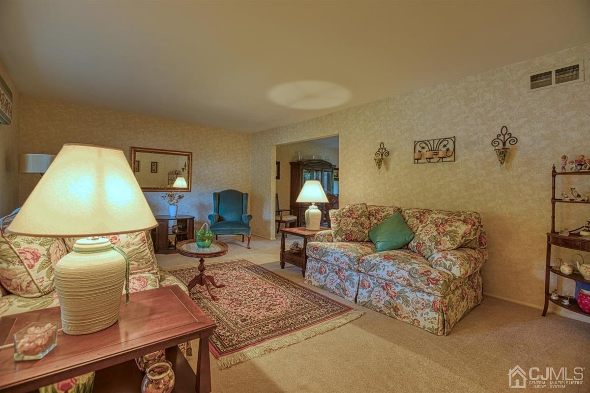 13 Overland Road East Brunswick, NJ 08816 - Photo 5 of 18 Gallery Image 5