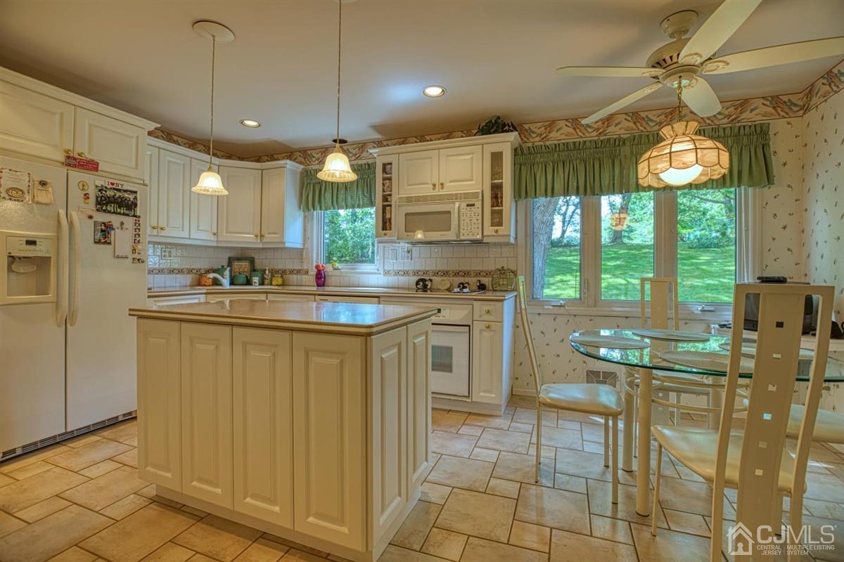 13 Overland Road East Brunswick, NJ 08816 - Photo 9 of 18 Gallery Image 9