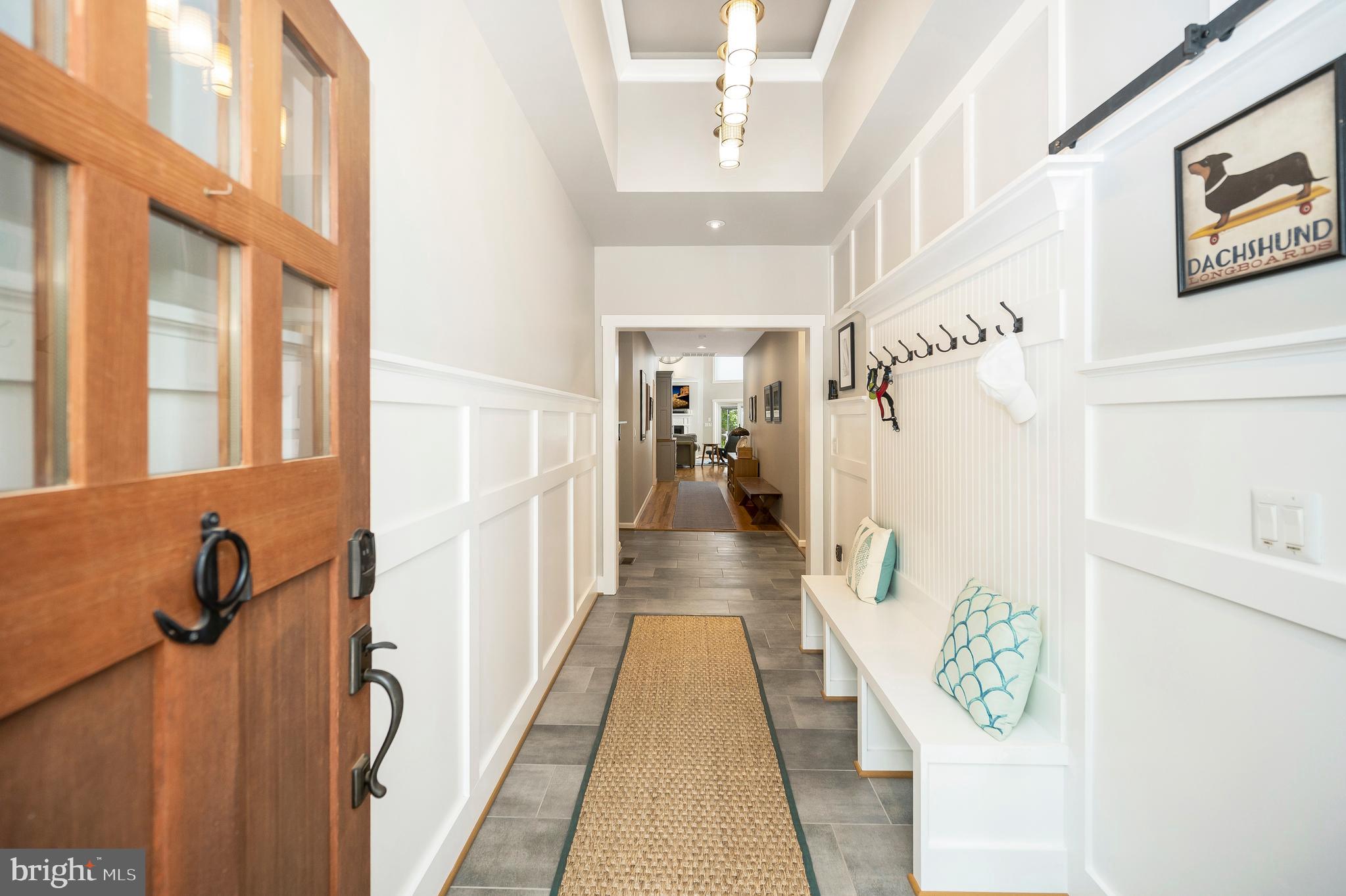 148 Edgemont Circle Locust Grove, VA 22508 - Photo 5 of 75 Foyer with room to greet guests comfortably.