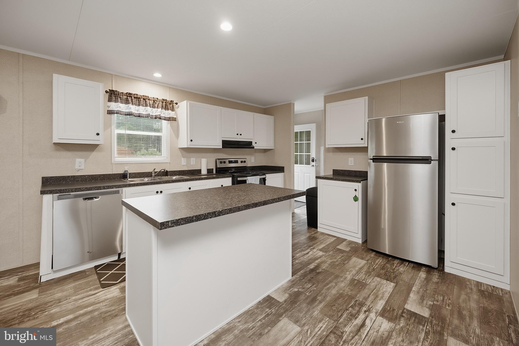 635 Dennett Road Oakland, MD 21550 - Photo 3 of 50