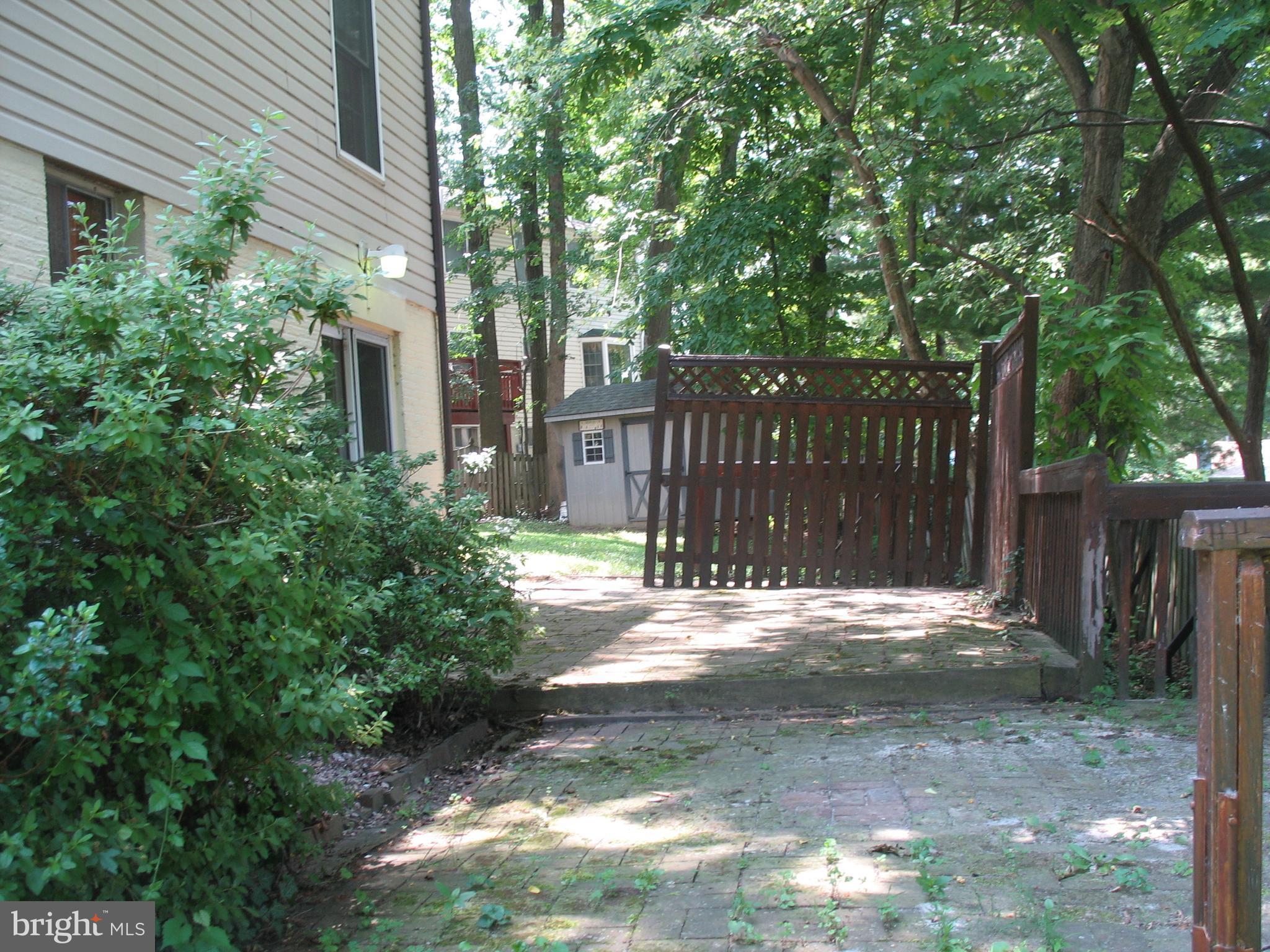 122 Summit Hall Road Gaithersburg, MD 20877 - Photo 10 of 12 Exterior (Rear)