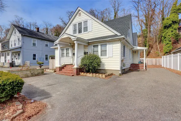 $2,800 | 99 Wall Street, Unit 2, Huntington, NY 11743