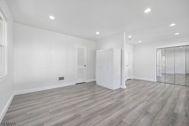 13 Munsey Road Emerson, NJ 07630 - Photo 19 of 48