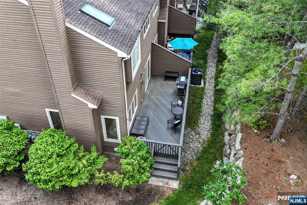 227 Westervelt Lane Mahwah, NJ 07430 - Photo 32 of 48