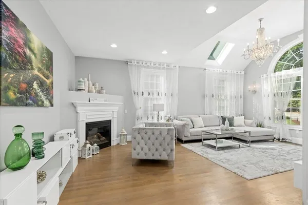 $1,150,000 | 6 Silas Drive, Northborough, MA 01532