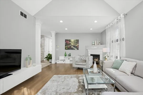 $1,150,000 | 6 Silas Drive, Northborough, MA 01532