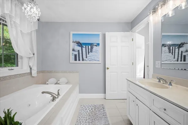 $1,150,000 | 6 Silas Drive, Northborough, MA 01532